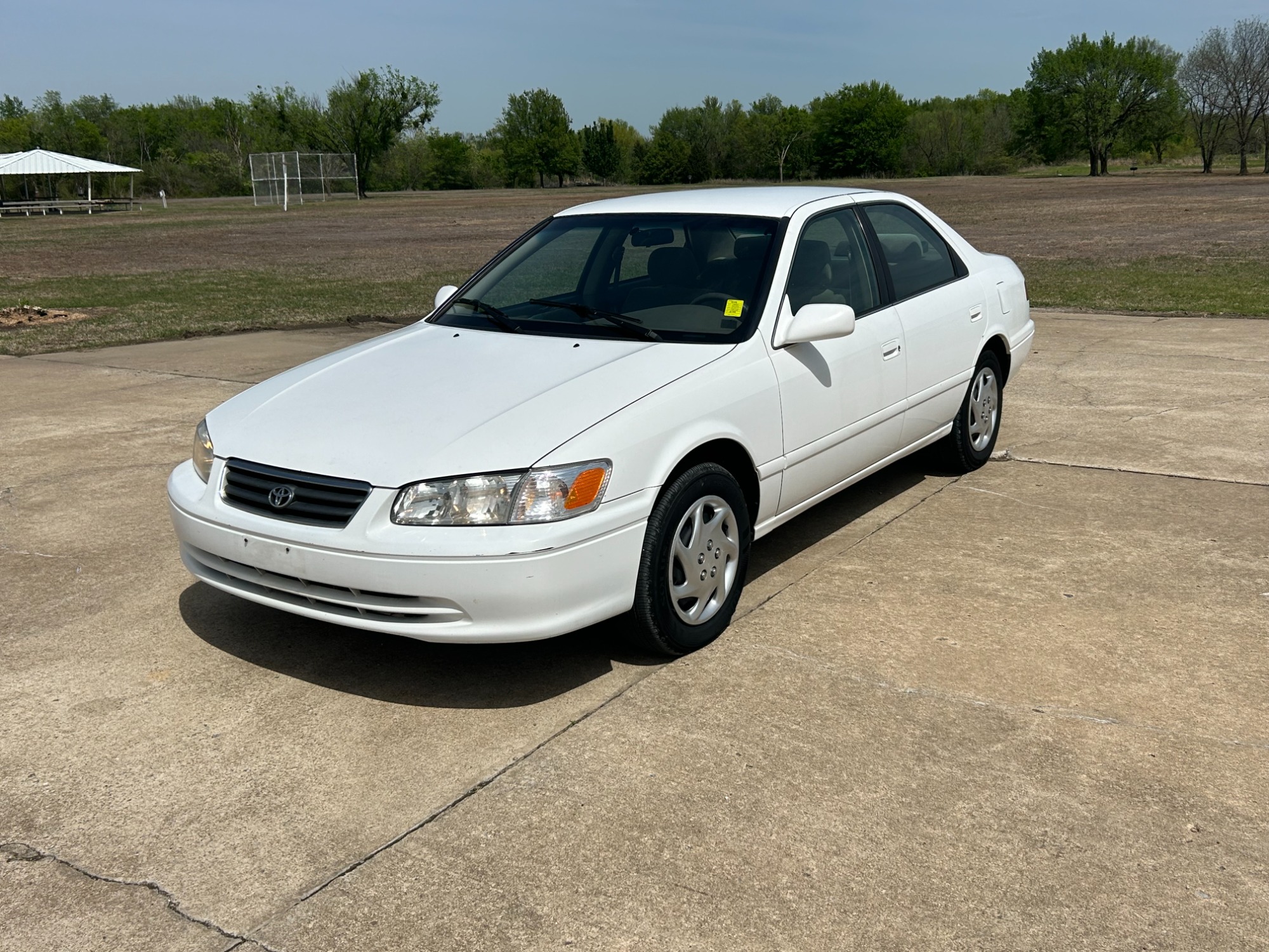 photo of 2000 TOYOTA CAMRY LE DEDICATED CNG (ONLY RUNS ON COMPRESSED NATUAL GAS)